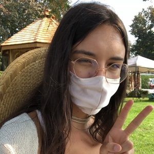 Meet your Posher, Denay